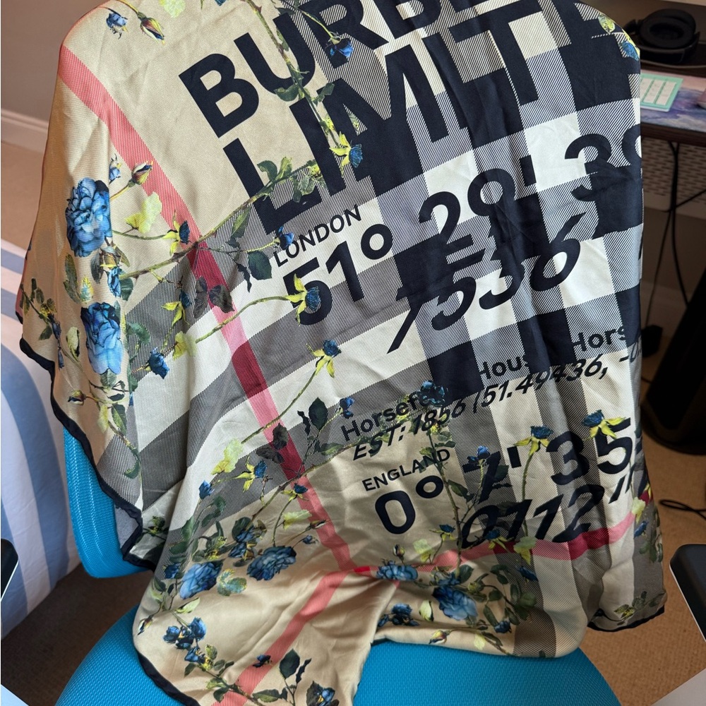 Burberry Graphic Floral Scarf